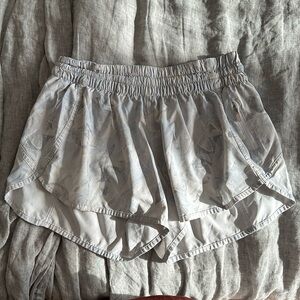 Lululemon Hotty Hot Low-Rise Lined Short